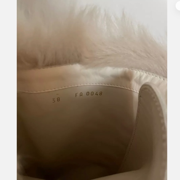 LOUIS VUITTON Cream Leather and Fur Trim Lace Up Boot NEW Size8 - Picture 10 of 13